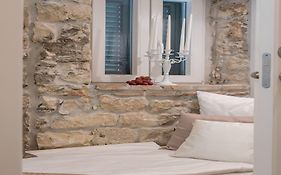 Jupiter Lux Rooms